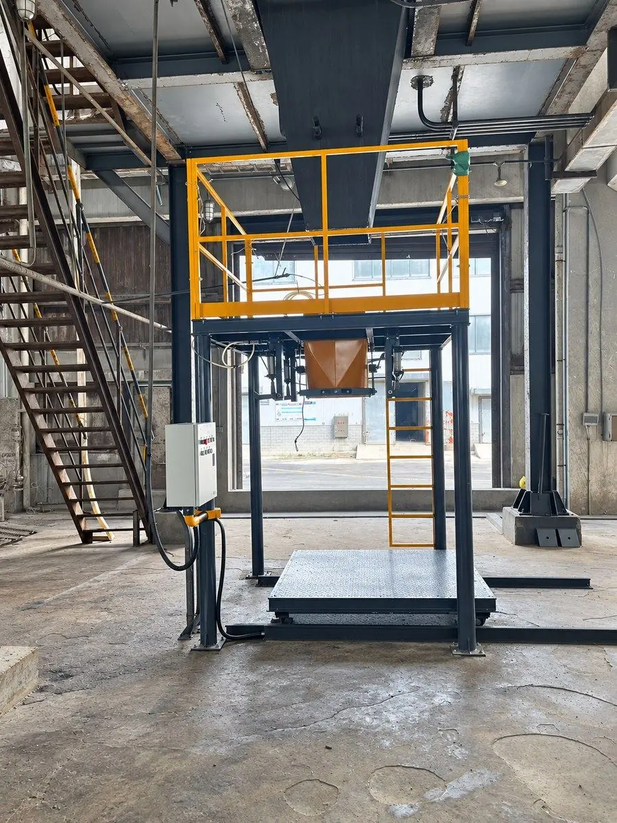 New bagging machine, guarded platform and electric rail trolley, after the retrofit